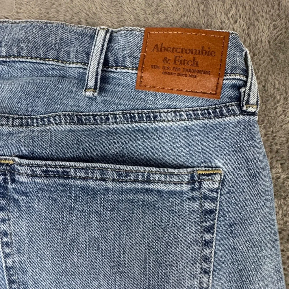 Abercrombie & Fitch Kilby Boot Jeans Mens 36x32 Light Blue Excellent Vintage Fit